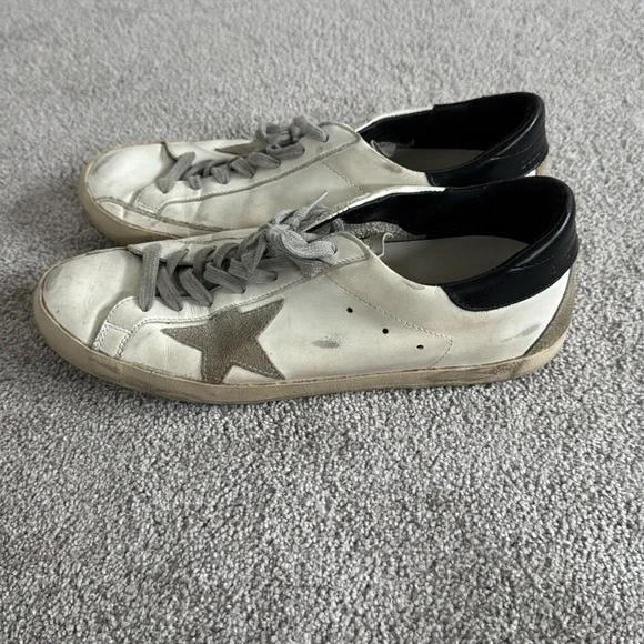 Golden Goose White and Gray Low-Top Sneakers - Picture 3 of 9